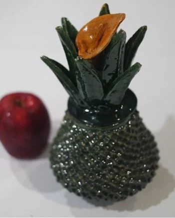 Piña Esmaltada De Ceramica Verde Con Amarillo y Tapa Con Alcatraz